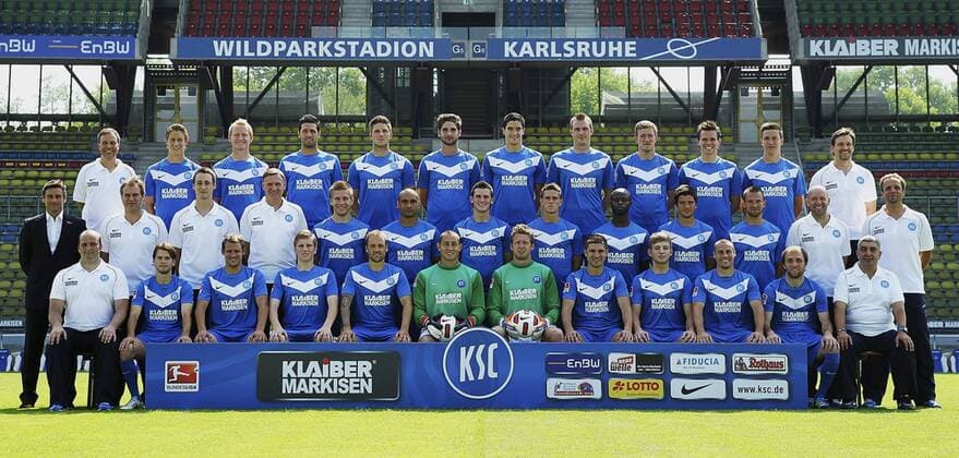 Karlsruher SC Saison 2011 2012. Karlsruhe , DEU, 05.07.2011 , 2. Fussball-Bundesliga 2011-2012 . Mannschaftsfoto . Hinten v.li.: Physiotherapeut Steffen Wiemann, Sebastian Schiek, Steffen Haas, Giuseppe Aquaro, Dennis Kempe, Niklas Hohenender, Stefan Müller, Klemen Lavricc, Bogdan Müller, Matthias Cuntz, Thomas Konrad, Athletiktrainer Markus Zidek, Mitte v.li. Sportdirektor Oliver Kreuzer,Mannschaftsarzt Dr. Marcus Schweizer, Physiotherapeut Clemens Vogt, Torwarttrainer Peter Gadinger, Thorben Stadler, Delron Buckley, Pascal Gross, Simon Zoller, Moses Lamidi, Marco Terrazzino, Florian Lechner, Co-Trainer Ralf Friedberger, Trainer Rainer Scharinger,Vorne v.li.:Physiotherapeut Jean-Marc Gobin, Gaetan Krebs, Anton Fink, Marcus Piossek, Patrick Milchraum, Luis Robles, Dirk Orlishausen, Andrei Cristea, Timo Kern, Timo Staffeldt, Alexander Iashvili, Zeugwart Hueseyin Cayoglu.