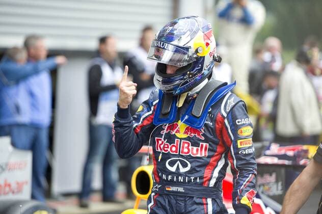 Sebastian VETTEL (GER), Red Bull Racing, startet am Sonntag von Platz Eins, 1, Erster der Qualifikation, Gestik, Geste, Siegerpose, parc ferme, Qualifying am 27.08.2011 Formel 1, Grosser Preis von Belgien in Spa Francorchamps