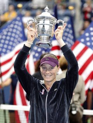 US Open 2011, USTA Billie Jean King National Tennis Center, Flushing Meadows, New York, ITF Grand Slam Tennis Tournament . Damen Finale, Siegerehrung,Praesentation, Siegerin Samantha Stosur (AUS) mit Pokal , Halbkoerper,Hochformat, o0 Siegerehrung Sieg, Pokal Trophäe Objekte