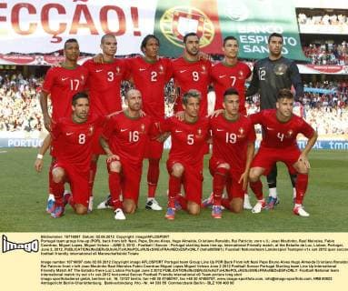 Portugal team group line-up (POR), back from left: Nani, Pepe, Bruno Alves, Hugo Almeida, Cristiano Ronaldo, Rui Patricio; vorn v.li.: Joao Moutinho, Raul Meireles, Fabio Coentrao, Miguel Lopes, Miguel Veloso - JUNE 2, 2012 - Football Soccer : Portugal starting team line-up, International Friendly match, at the Estadio da Luz, Lisbon, Portugal, June 2, 2012. (heha005961)