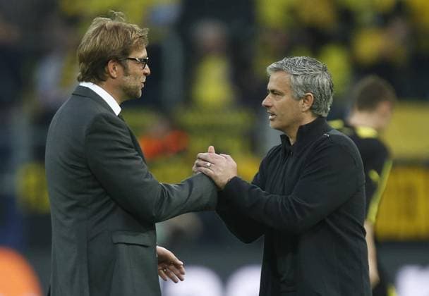 Jürgen KLOPP, Chef - Trainer BVB und Jose Mourinho, Trainer Real Madrid reden, diskutieren, streiten, unterhalten, Aktion, BORUSSIA DORTMUND - REAL MADRID ( - ) Fussball UEFA Champions League, Halbfinale Hinspiel, Dortmund, 24.04.2013 CL Saison 2012 2013, BVB, RM