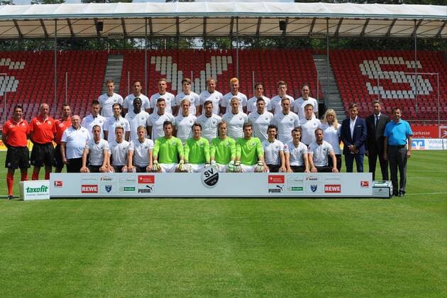 6.07.2013,SV Sandhausen ,Präsentation,Kader,Mannschaftsfoto Mannschaftsfoto SV Sandhausen Untere Reihe von links nach rechts: Betreuer Miklos Fenjö,Stefan Kulowitz,Julian Schauerte,Nicky Adler,TW Michael Langer,TW Manuel Riemann,TW Marco Knaller,TW Michael Hiegl,Matthias Zimmermann,Marco Thiede,Nico Klotz Mittlere Reihe von links nach rechts: Trainer Alois Schwartz,Co-Trainer Gerhard Kleppinger ,Torwart-Trainer Daniel Ischdonat,Mannschaftsarzt Dr.Thomas Giese,Reha-Trainer Joachim Krainz,Seyi Olajengbesi,Max Müller , Marco Pischorn ,Simon Tüting, Daniel Schulz ,Tim Kistner,Florian Hübner,Radoslav Zabavnik,Physiotherapeutin Kirsten Skoop,Teammanager Regis Dorn,Präsident Jürgen Machmeier,Geschäftsführer Otmar Schork Obere Reihe von links nach rechts: Marc Lais,Fabio Morena,Timo Achenbach,Lukas Kübler,Frank Löning , Danny Blum,Manuel Stiefler,Dennis Linsmayer,David Ulm - ksp