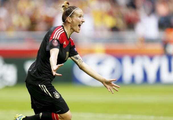 28.07.2013, Inside Friends Arena, Solna, SWE, UEFA Damen Euro, Deutschland vs Norwegen, Finale, im Bild, Germany 11 Anja Mittag score 1-0, during UEFA Womens Euro Final Match between Germany and Norway at the Inside Friends Arena, Solna, Sweden on 2013 07 28. out of SWE EP_skyc EP_skyc