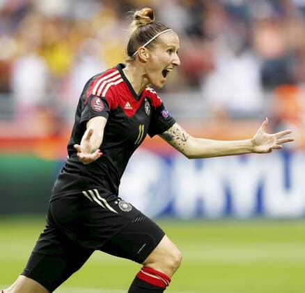28.07.2013, Inside Friends Arena, Solna, SWE, UEFA Damen Euro, Deutschland vs Norwegen, Finale, im Bild, Germany 11 Anja Mittag score 1-0, during UEFA Womens Euro Final Match between Germany and Norway at the Inside Friends Arena, Solna, Sweden on 2013 07 28. out of SWE EP_skyc EP_skyc