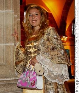 Nürnberger Versicherungscup 2014,WTA Tennis Tournament, Sandplatz Turnier in Nürnberg, Players Party im historischen Rathaus, Anna-Lena Friedsam (GER) im Barock Kostuem,Einzelbild, Halbkoerper,Hochformat,privat, ,