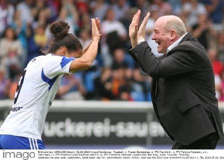 Fussball, 1. Frauen-Bundesliga, 1. FFC Frankfurt - 1. FFC Turbine Potsdam, v.li.: Celia Sasic (1. FFC Frankfurt) und Siegfried Dietrich (1. FFC Frankfurt, Manager) jubeln über den Sieg, Jubel, Torjubel, Torerfolg, celebrate the goal, goal, celebration, Jubel ueber das Tor, optimistisch, Action, Aktion, xozx