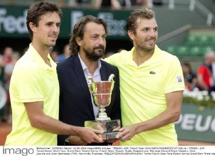 TENNIS - ATP, French Open 2014 PARIS,FRANKREICH,07.JUN.14 - TENNIS - ATP Tennis Herren World Tour, Grand Slam, Roland Garros, French Open, Doppel, Finale, Siegerehrung. Bild zeigt Edouard Roger-Vasselin, Henri Leconte und Julien Benneteau (FRA). Keywords: Trophaee.