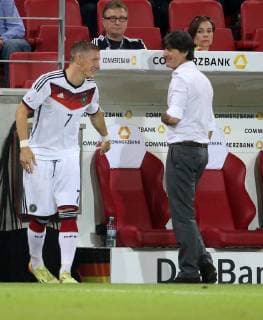 Mainz, Fussball Männer, DFB, National Mannschaft, Länderspiel, Freundschaftsspiel, Testspiel, Deutschland vs Armenien, 06.06.2014, Coface Arena Mainz, Bastian Schweinsteiger, Joachim Löw, Trainer, Deutschland,