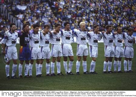 Allgemein, die Mannschaft von Hertha BSC II vor dem Spiel, Mannschaftsfoto, Teamfoto, Fussball DFB Pokal Finale am 12.06.1993, mit dabei Torwart Christian Fiedler, Sven Meyer, Oliver Schmidt, Karsten Nied, Gerald Klews, Andreas Schmidt, Oliver Holzbecher, Wolfgang Kolczyk, Carsten Ramelow (7.v.li.), Sven Kaiser, Ayhan Gezen