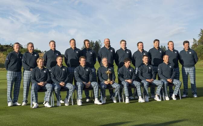 Team Europa, hi.v.li.: Des Smyth, Sam Torrance, Jamie Donaldson, Ian Poulter, Henrik Stenson, Thomas Bjorn, Stephen Gallacher, Graeme McDowell, Padraig Harrington, Miguel Angel Jimenez, Jose Maria Olazabal - vorn: Victor Dubuisson, Justin Rose, Lee Westwood, Teamcaptain Paul McGinley, Rory McIlroy, Martin Kaymer, Sergio Garcia 23.09.2014. Gleneagles, Auchterarder, Perthshire, Scotland. xStephenxBartholomewx ActionPlus11562794