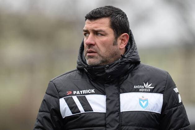 Fussball, Regionalliga Nordost, FC Viktoria 1889 Berlin - 1. FC Magdeburg , v.li.: Trainer Mario Block (FC Viktoria 1889 Berlin) enttäuscht schauend, Enttäuschung, Frustration, disappointed, pessimistisch Einzelbild, Aktion, Action, xslx