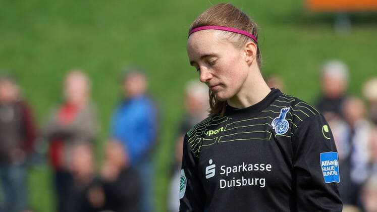 Meike Ilka Kämper (Torfrau, Meike Kaemper , MSV Duisburg), enttäuscht schauend, Enttäuschung, Frustration, disappointed, pessimistisch, Fussball, Allianz Frauen-Bundesliga, MSV Duisburg - SC Sand, xozx