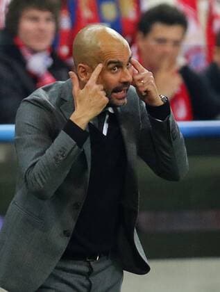 Trainer Cheftrainer Pep GUARDIOLA (FCB) Trainer, Einzelbild, Geste, Gestik, Mimik FC BAYERN MUENCHEN - FC PORTO , Fussball UEFA Champions League, Viertelfinale Rueckspiel, Muenchen, 21.04.2015 CL Saison 2014 2015, FCB, Muenchen