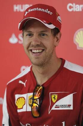 Aktuell Motorsport, Formel 1, GP Barcelona, Pressetermin Ferrari mit Sebastian Vettel und Kimi Räikkönen Sebastian VETTEL,GER (Scuderia Ferrari),Aktion,Einzelbild,angeschnittenes Einzelmotiv,Portraet,Portrait,Porträt,lacht,lachen,lachend,optimistisch,gutgelaunt. Pressekonferenz Formel 1:GP von Spanien,Circuit de Catalunya,Saison2015,am 07.05.2015.