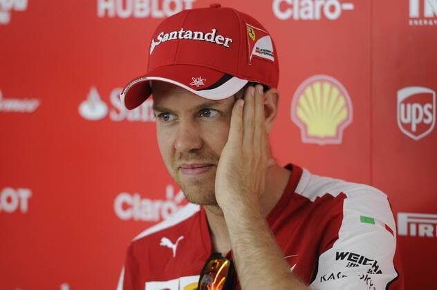 Aktuell Motorsport, Formel 1, GP Barcelona, Pressetermin Ferrari mit Sebastian Vettel und Kimi Räikkönen Sebastian VETTEL,GER (Scuderia Ferrari),Aktion,Einzelbild,angeschnittenes Einzelmotiv,Portraet,Portrait,Porträt,skeptisch,Gestik. Pressekonferenz Formel 1:GP von Spanien,Circuit de Catalunya,Saison2015,am 07.05.2015.