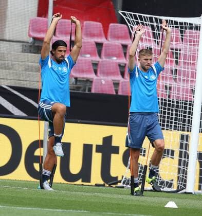 Aktuell Fußball, DFB, Training Nationalmannschaft Deutschland in Köln Köln, Fussball, DFB; Deutschland vs USA, MNational Mannschaft Training, 08.06.2015, Rheinenergiestadion Köln, Sami Khedira, Christoph Kramer beide, Deutschland