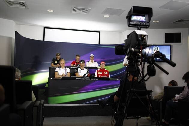 Motorsports: FIA Formula One World Championship WM Weltmeisterschaft 2015, Grand Prix of Great Britain, 77 Valtteri Bottas (FIN, Williams Martini Racing), 22 Jenson Button (GBR, McLaren Honda), 7 Kimi Raikkonen (FIN, Scuderia Ferrari), 13 Pastor Maldonado (VEN, Lotus F1 Team), 28 Will Stevens (GBR, Manor Marussia F1 Team), 9 Marcus Ericsson (SWE, Sauber F1 Team), xHOCHxZWEIx