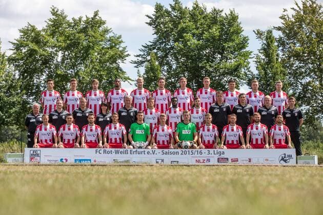 Weissensee , 100715 , Fussball 3.Liga FC Rot Weiss Erfurt Mannschaftsfoto , Portrait , Portraittermin im Bild: hintere Reihe v.l.n.r. : Theodor Bergmann , Mario Erb , Patrick Twardzik , Andre Laurito , Jens Möckel , Sebastian Szimayer , Robert Lischke , Christoph Menz , Jannis Nikolaou , Pablo Pigl , Patrick Schikowski mittlere Reihe v.l.n.r. : Mannschaftsleiter Hans-Günther Schröder , Physiotherapeut Lars Klein , Physiotherapeut Philip Dedekind , Mannschaftsärztin Dr. Anne Wiese , Mannschaftsarzt Dr. Peter Ullmann , Tugay Uzan , Otis Breustedt , Carsten Kammlott , Torwartrainer Rene Twardzik , Assistent Ronny Hebestreit , Assistent Norman Loose , Trainer Christian Preußer untere Reihe v.l.n.r. : Florian Bichler , Amer Kadric , Juri Judt , Luka Marino Odak , Torwart Paul Büchel , Julian Löschner , Torwart Philipp Klewin , Sascha Eichmeier , Fabian Hergesell , Sebastian Tyralla , Okan Aydin