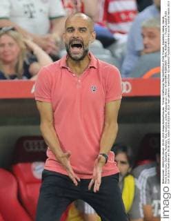 Trainer Cheftrainer Pep GUARDIOLA (FCB) Trainer, Einzelbild, Geste, Gestik, Mimik Emotionen, Gefuehle, Reaktion, Wut, wuetend, schrei, Wutausbruch, Aktion FC BAYERN MUENCHEN - REAL MADRID ( - ) Finale Fussball AUDI CUP 2015 in Muenchen am 05.08.2015, Saison 2015 2016