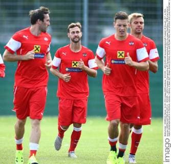 SOCCER - UEFA EURO EM Europameisterschaft Fussball 2016 quali, AUT vs MDA, preview VIENNA,AUSTRIA,02.SEP.15 - SOCCER - UEFA European Championship EM Europameisterschaft 2016, European Qualifiers, OEFB international match Länderspiel Austria vs Moldova, preview, training of team AUT. Image shows Christian, Fuchs and Michael Madl, Kevin Wimmer and Lukas Hinterseer (AUT). GEPAxpictures xChristianxOrt