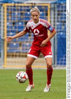 Kathrin-Julia Hendrich (Kathi Hendrich, Frankfurt, 4), Freisteller, Einzelbild, Aktion, Action, Fussball, Allianz Frauen-Bundesliga, TSG 1899 Hoffenheim - 1. FFC Frankfurt, xozx