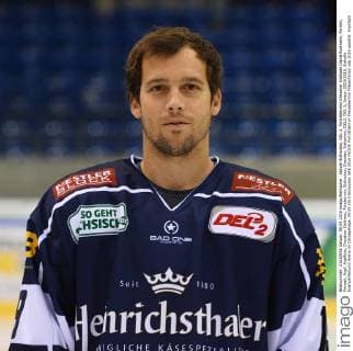 Aktuell Eishockey, DEL 2, Porträttermin Dresdner Eislöwen David Rodmann, Porträt, Portrait, Kopf, Kopffoto, Dresdner Eislöwen, Fototermin, Eishockey, Dresden, Eisloewen, DEL2, DEL 2, Saison 2015 2016, Eishalle EnergieVerbund Arena im Ostragehege, 09.09.2015