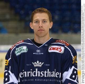 Aktuell Eishockey, DEL 2, Porträttermin Dresdner Eislöwen Max Campbell, Porträt, Portrait, Kopf, Kopffoto, Dresdner Eislöwen, Fototermin, Eishockey, Dresden, Eisloewen, DEL2, DEL 2, Saison 2015 2016, Eishalle EnergieVerbund Arena im Ostragehege, 09.09.2015