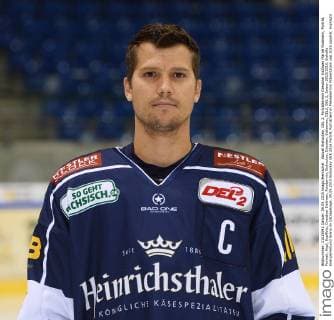 Aktuell Eishockey, DEL 2, Porträttermin Dresdner Eislöwen Marcel Rodmann, Porträt, Portrait, Kopf, Kopffoto, Dresdner Eislöwen, Fototermin, Eishockey, Dresden, Eisloewen, DEL2, DEL 2, Saison 2015 2016, Eishalle EnergieVerbund Arena im Ostragehege, 09.09.2015