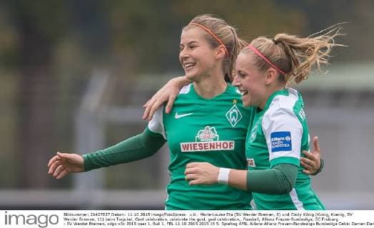 v.li.: Marie-Louise Eta (SV Werder Bremen, 6) und Cindy König (Konig, Koenig, SV Werder Bremen, 11) beim Torjubel, Goal celebration, celebrate the goal, goal celebration,, Fussball, Allianz Frauen-Bundesliga, SC Freiburg - SV Werder Bremen, xdgx