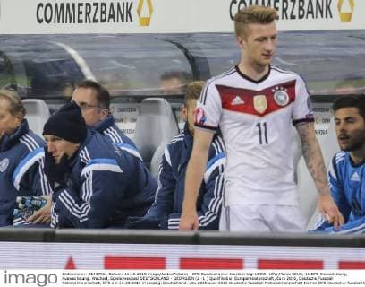 DFB Bundestrainer Joachim Jogi LOEW, LÖW,Marco REUS, 11 DFB Einwechslung, Auswechslung, Wechsel, Spielerwechsel DEUTSCHLAND - GEORGIEN (2 -1 ) Qualifikation Europameisterschaft, Euro 2016, Deutsche Fussball Nationalmannschaft, DFB am 11.10.2015 in Leipzig, Deutschland.