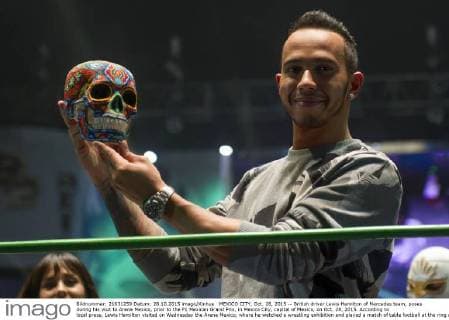 MEXICO CITY, Oct. 28, 2015 -- British driver Lewis Hamilton of Mercedes team, poses during his visit to Arena Mexico, prior to the F1 Mexican Grand Prix, in Mexico City, capital of Mexico, on Oct. 28, 2015. According to local press, Lewis Hamilton visited on Wednesday the Arena Mexico, where he watched a wrestling exhibition and played a match of table football at the ring with Mexican soccer player Oribe Peralta. The F1 Mexican Grand Prix will be held from Oct. 30 to Nov. 1, in Mexico City. ) (SP)MEXICO-MEXICO CITY-AUTOMOBILE-F1 OSCARxRAMIREZ