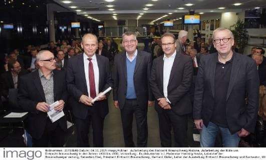 Aufarbeitung der Eintracht Braunschweig Historie, Aufarbeitung der Rolle von Eintracht Braunschweig in den Jahren 1930 bis 1950, Vorstellung . Es diskutierten v.l. Moderator Henning Noske, Lokalchef der Braunschweiger zeitung, Sebastian Ebel, Präsident Eintracht Braunschweig, Gerhard Gizler, Leiter der Ausstellung Eintracht Braunschweig und Buchautor, Ulrich Markurth, Oberbürgermeister Braunschweigs und Reinhard Koch, Leiter der Arbeitsstelle Rechtsextremismusund Gewalt.