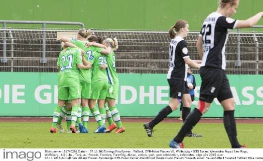 Fußball, DFB-Pokal Frauen VfL Wolfsburg - SGS Essen; Alexandra Popp (Alex Popp, Wolfsburg, 11) Jubel, Torjubel, Freude, Emotion, Torerfolg, Aktion, action, goal, goal celebration, celebrates. xtgx