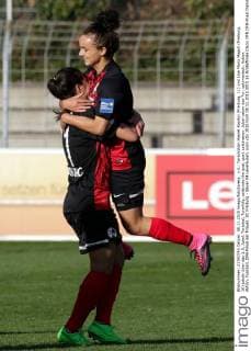 v.li.: Torschützin Hasret Kayikci (Freiburg, 11) und Lina Maria Magull (Freiburg, 16) jubeln über das 1:0, Jubel, Torjubel, Torerfolg, celebrate the goal, goal, celebration, Jubel ueber das Tor, optimistisch, Action, Aktion, Fussball, DFB-Pokal der Frauen, SC Freiburg - Bayer 04 Leverkusen, xozx