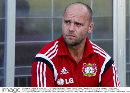 Thomas Obliers (Trainer, Leverkusen), enttäuscht schauend, Enttäuschung, Frustration, disappointed, pessimistisch, Fussball, DFB-Pokal der Frauen, SC Freiburg - Bayer 04 Leverkusen, xozx