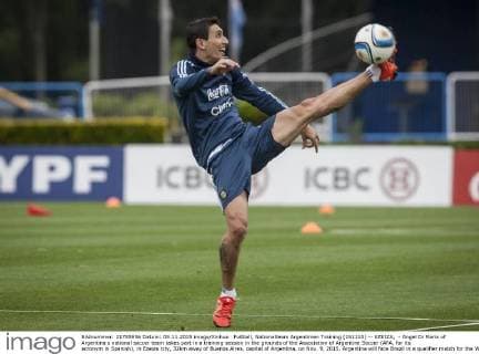 Fußball, Nationalteam Argentinien Training (151110) -- EZEIZA, - Angel Di Maria of Argentina s national soccer team takes part in a training session in the grounds of the Association of Argentine Soccer (AFA, for its acronym in Spanish), in Ezeiza city, 32km away of Buenos Aires, capital of Argentina, on Nov. 9, 2015. Argentina will face Brazil in a qualifier match for the World Cup Russia 2018, to be held on Nov. 12 in the Antonio Vespucio Liberti stadium, in Buenos Aires, Argentina. Martin Zabala) (da) (sp) (SP)ARGENTINA-EZEIZA-SOCCER-TRAINING e MARTINxZABALA
