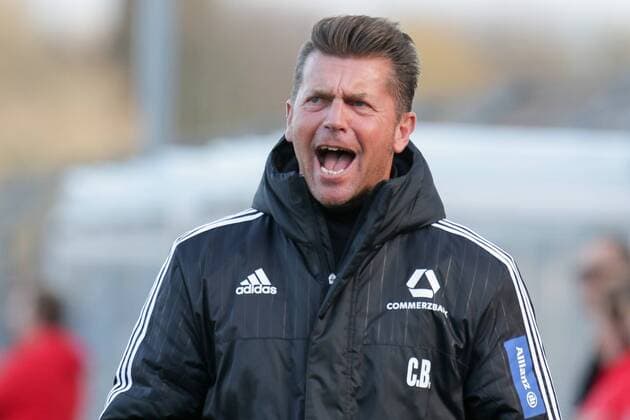 Colin Bell (Trainer, Frankfurt), enttäuscht schauend, Enttäuschung, Frustration, disappointed, pessimistisch, Fussball, Allianz Frauen-Bundesliga, SC Freiburg - 1. FFC Frankfurt, xozx
