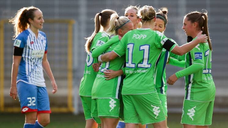 Spielerinnen des VfL Wolfsburg jubeln über das Tor zum 0:2, Jubel, Torjubel, Torerfolg, celebrate the goal, goal, celebration, Jubel ueber das Tor, optimistisch, Action, Aktion, Fussball, Allianz Frauen-Bundesliga, TSG 1899 Hoffenheim - VfL Wolfsburg, xozx