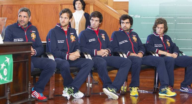 Tennis, Davis Cup, Portugal - Österreich Pressetermin TENNIS - ITF, Davis Cup, POR vs AUT GUIMARAES,PORTUGAL,03.MAR.16 - TENNIS - ITF, Davis Cup, Portugal vs Austria, draw. Image shows Nuno Marques, Joao Sousa, Gastao Elias, Fredrico Silva and Pedro Sousa (POR). GEPAxpictures xMatthiasxHauer