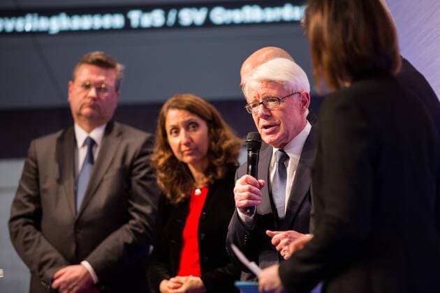GER, Verleihung Integrationspreis 14.03.2016, Dortmund, Deutsches Fussball Museum, Verleihung des Integrationspreises, im Bild Reinhard Grindel (DFB-Schatzmeister), Aydan Özoguz (Bundesbeauftragte für Migration, Flüchtline und Integration), Dr. Dirk Jakobs (Daimler AG), Reinahrd Rauball (1. DFB-Vizepräsident und Ligapräsident), Ullrich Sierau (OB Dortmund), nphxRauch