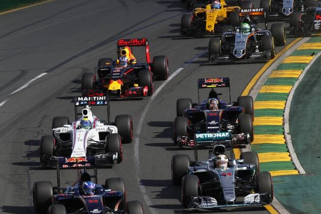 Motorsports: FIA Formula One World Championship WM Weltmeisterschaft 2016, Grand Prix of Australia, 44 Lewis Hamilton (GBR, Mercedes AMG Petronas Formula One Team), 19 Felipe Massa (BRA, Williams Martini Racing), 55 Carlos Sainz Junior (ESP, Scuderia Toro Rosso), 3 Daniel Ricciardo (AUS, Red Bull Racing), xHOCHxZWEIx