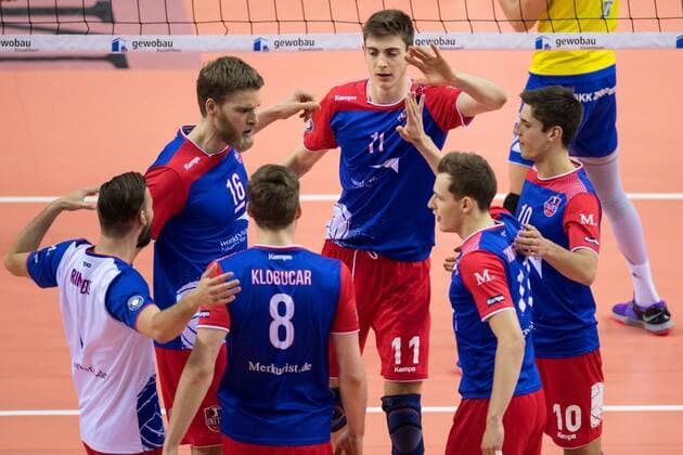16.04.2016, Fraport Arena, Frankfurt Volleyball, Bundesliga Maenner, Play-offs Halbfinale, United Volleys RheinMain vs. VfB Friedrichshafen Jubel Florian Ringseis ( 1 RheinMain), Christian Dünnes Duennes ( 16 RheinMain), Jan Klobucar ( 8 RheinMain), Tobias Krick ( 11 RheinMain), Jan Zimmermann ( 17 RheinMain), Moritz Reichert ( 10 RheinMain)