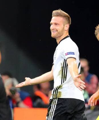 Shkodran MUSTAFI, DFB 2 Torjubel, Jubel nach dem Tor zum 1-0, Jubel, Freude, Emotionen, Feiern, Lachen, jubelt, freuen, reisst die Arme hoch, ballt die Faust DEUTSCHLAND - UKRAINE EM Euro Länderspiel Nationalmannschaft Group C, Football European Championships at 12th June 2016 in Lille.