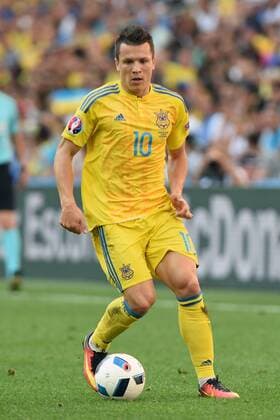 Yevhen KONOPLYANKA, (UKR), Aktion,Einzelaktion, Einzelbild,Freisteller, Ganzkoerperaufnahme,ganze Figur. Vorrunde Gruppe C, Spiel M29, Ukraine (UKR)-Polen (POL) 0-1. am 21.06.2016 in Marseille,Stade Velodrome Fussball EM 2016 in Frankreich vom 10.06. - 10.07.2016.