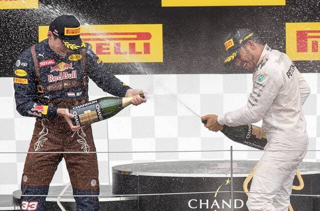 03.07.2016, Red Bull Ring, Spielberg, AUT, FIA, Formel 1, Grosser Preis von Oesterreich, Rennen, im Bild Podium v.l. Max Verstappen (NED, 2. Platz) Red Bull Racing, Lewis Hamilton (GBR 1. Platz) Mercedes AMG Petronas F1 Team Podium f.l. 2nd placed Dutch Formula One driver Max Verstappen of Red Bull Racing Race winner British Formula One driver Lewis Hamilton of Mercedes AMG F1 during the Race for the Austrian Formula One Grand Prix at the Red Bull Ring in Spielberg, Austria on 2016 07 03. -Pressefoto Spielberg EP_gro