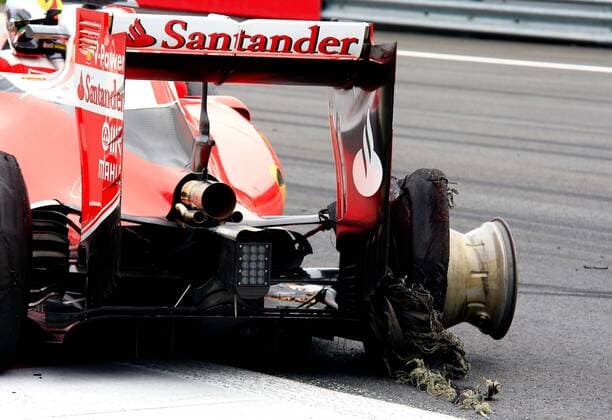 Formel 1, GP von Österreich, Vettel mit Reifenplatzer Sebastian Vettel, Scuderia Ferrari, Crash, formula 1 GP, Austria in Spielberg, 03.07.2016 Photo:mspb Jerry Andre Crash, Sebastian Vettel, formula 1 GP, Austria