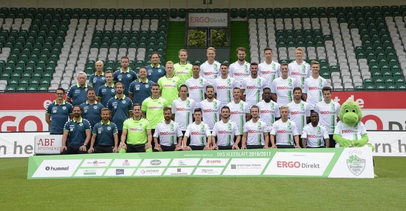 14.07.2016 - SpVgg Greuther Fürth Fuerth - 2. Fußball Bundesliga BL - Saison 2016 2017 - Fototermin Mannschaftsfoto Teamfoto Porträttermin - - hintere Reihe von links : Agnieszka Tobiasz (Physio SpVgg Greuther Fürth ) Marius Koc (Physio SpVgg Greuther Fürth ) Carsten Klee (Chef-Physio SpVgg Greuther Fürth ) Marius Funk (34, SpVgg Greuther Fürth ) Marcel Franke (28, SpVgg Greuther Fürth ) Ilir Azemi (33, SpVgg Greuther Fürth ) Robert Zulj (20, SpVgg Greuther Fürth ) Lukas Gugganig ( SpVgg Greuther Fürth ) dritte Reihe von links : Dr. Harald Hauer (Teamarzt SpVgg Greuther Fürth ) Dr. Pascal Oppel (stellv. Teamarzt SpVgg Greuther Fürth ) Daniel Wiegand (Team-Koordinator Zeugwart SpVgg Greuther Fürth ) Sascha Burchert (30, SpVgg Greuther Fürth ) Mathis Bolly (14, SpVgg Greuther Fürth ) Andreas Hofmann (6, SpVgg Greuther Fürth ) Jurgen Gjasula (8, SpVgg Greuther Fürth ) Nicolai Rapp ( 5, SpVgg Greuther Fürth ) Daniel Steininger ( 31, SpVgg Greuther Fürth ) zweite Reihe von links : Dr. Manfred Düring Duering (Athletik-Trainer SpVgg Greuther Fürth ) Christian Fiedler (Torwarttrainer SpVgg Greuther Fürth ) Thomas Kleine (Co-Trainer SpVgg Greuther Fürth ) Sebastian Mielitz (1, SpVgg Greuther Fürth ) Sebastian Freis (9, SpVgg Greuther Fürth ) Niko Gießelmann (7, SpVgg Greuther Fürth ) Zlatko Tripic (17, SpVgg Greuther Fürth ) Khaled Narey (21, SpVgg Greuther Fürth ) Marco Caligiuri (13, SpVgg Greuther Fürth ) Sercan Sararer ( 23, SpVgg Greuther Fürth ) vordere Reihe von links : Stefan Ruthenbeck (Trainer SpVgg Greuther Fürth ) Michael Schiele (Co-Trainer SpVgg Greuther Fürth ) Balazs Megyeri (24, SpVgg Greuther Fürth ) Sebastian Heidinger (29, SpVgg Greuther Fürth ) Dominik Schad (35, SpVgg Greuther Fürth ) Ante Vukusic (11, SpVgg Greuther Fürth ) Veton Berisha (19, SpVgg Greuther Fürth ) Benedikt Kirsch (18, SpVgg Greuther Fürth ) George Davies (25, SpVgg Greuther Fürth ) Drache Eddy ( Maskottchen SpVgg Greuther Fürth )