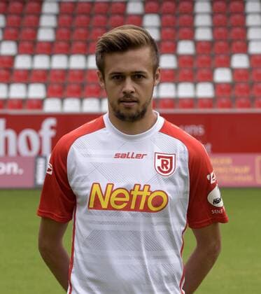 Porträttermin 2016 2017, GER, Deutschland, Continental Arena, Regensburg, 3.Liga, Liga 3, Herren, Fußball, Fussball, Saison 2016 2017, SSV Jahn Regensburg, SSV Jahn 2000, Portrait, Porträt, Vorstellung, Präsentation, Pressetermin, Einzelbild, MICHAEL FABER