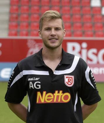 Porträttermin 2016 2017, GER, Deutschland, Continental Arena, Regensburg, 3.Liga, Liga 3, Herren, Fußball, Fussball, Saison 2016 2017, SSV Jahn Regensburg, SSV Jahn 2000, Portrait, Porträt, Vorstellung, Präsentation, Pressetermin, Einzelbild, Rehatrainer, ANDREAS GEHLEN