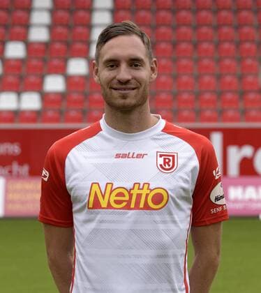 Porträttermin 2016 2017, GER, Deutschland, Continental Arena, Regensburg, 3.Liga, Liga 3, Herren, Fußball, Fussball, Saison 2016 2017, SSV Jahn Regensburg, SSV Jahn 2000, Portrait, Porträt, Vorstellung, Präsentation, Pressetermin, Einzelbild, MARKUS ZIEREIS